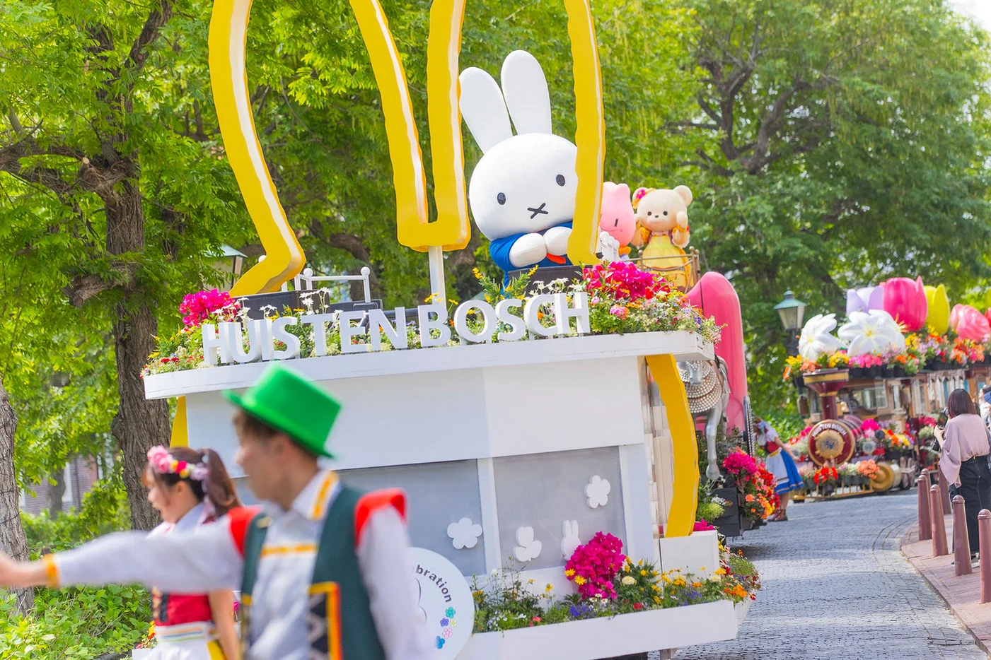 Huis Ten Bosch: A Gleeful Glimpse of Holland, in the Heart